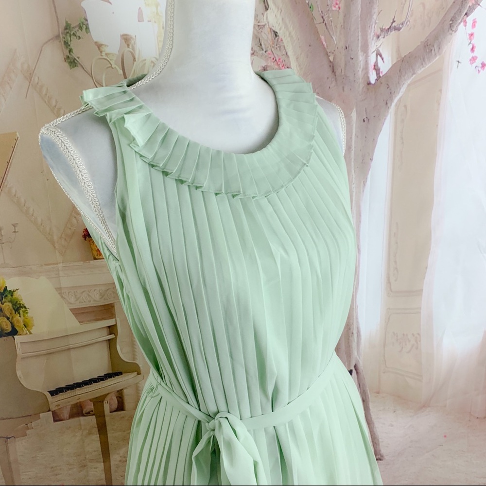 NEW ModCloth Sage Pleated Ruffle tie … - Picture 3 of 9